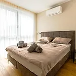 H Villa *