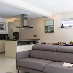 H Villa
